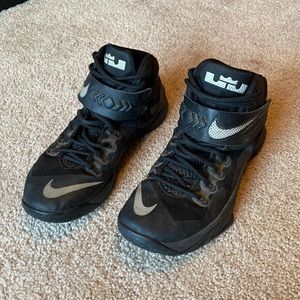 Nike Zoom Lebron Soldier 8